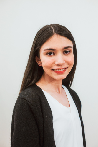 beedie luminaries bc scholarship winner chloe gray prepares for university